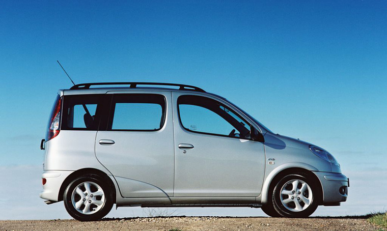 Toyota Yaris Verso (1999-2005) - Sokak kedvence, a megbízható városi autó mintapéldánya egy kis csavarral