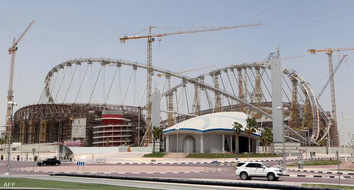 A doha-i Kalifa Stadion építése