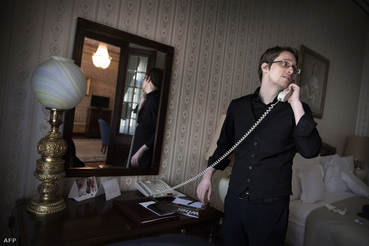 Edward Snowden ad telefonos interjút a svéd Dagens Nyheter napilapnak Moszkvában, 2015. október 21-én