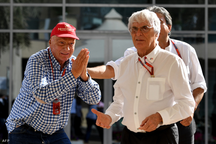Niki Lauda és Bernie Exxlestone az Abu-Dzabi Nagydíjon 2016-ban