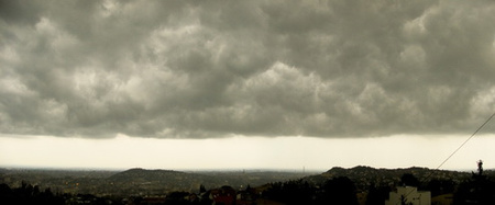 Armageddon-felhő Budapest felett (fotó: check.blog.hu)