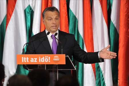 2010. május 19.: Orbán  Viktor leendő miniszterelnök beszédet mond a budapesti gazdasági konzultáción a Hotel InterContinental Budapest szállodában. (Fotó: Soós Lajos)