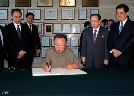 Kim Dzsongil pekingi látogatása május elején