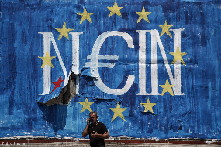 Német nyelvű euro-ellenes graffiti egy athéni utcán.