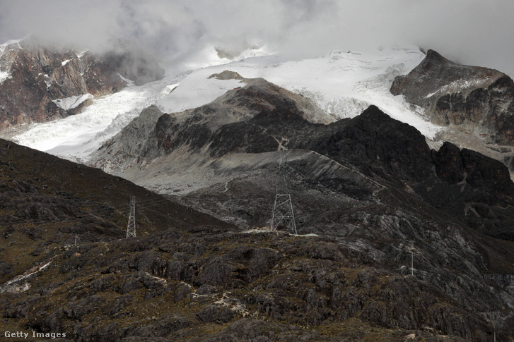 A visszahúzódó Huayna-gleccser La Paz mellett.