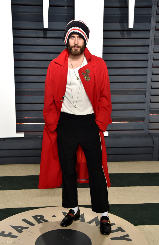 Jared Leto viszont színész, és a divat iránt érdeklődő férfi.