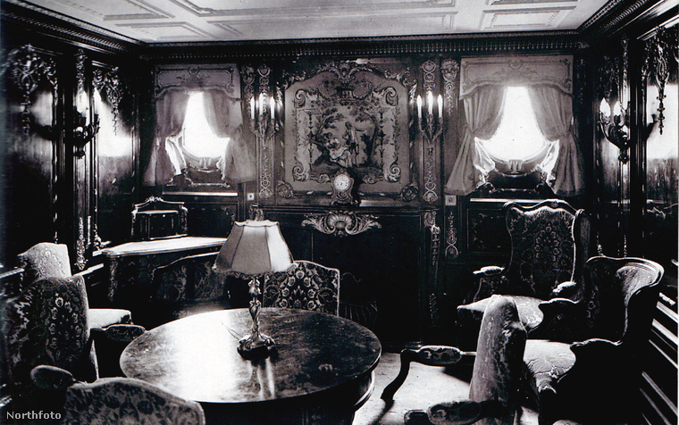 Mutatunk konkrét példákat! Ilyen volt a luxushajó egyik társalgó szobája eredetileg.