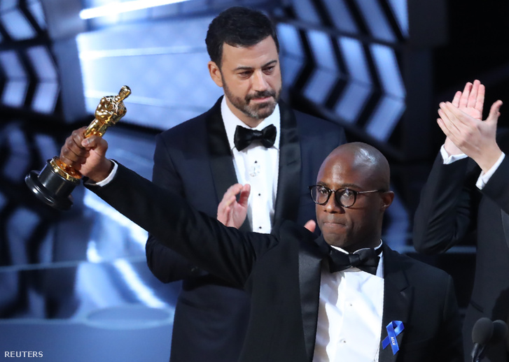 Barry Jenkins az Oscar-díjjal
