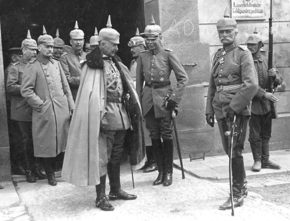 Bundesarchiv Bild 183-R11105 Kaiser Wilhelm II. August v. Macken