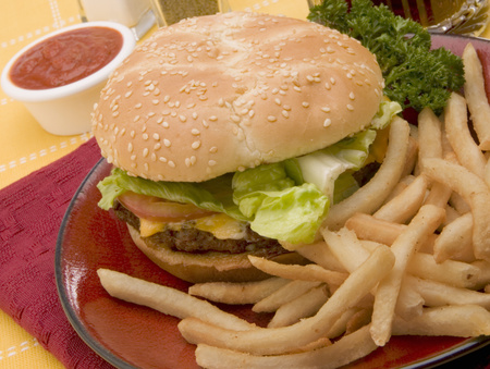 Egyen inkább hamburgert sültkrumplival, még az is egészségesebb.