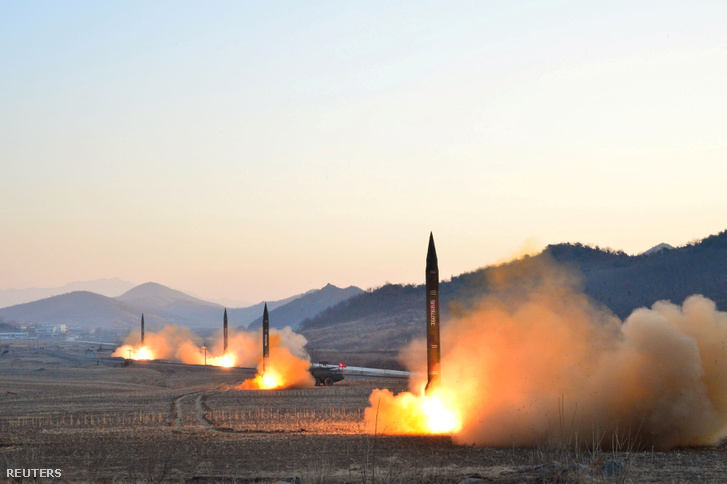 Egy Észak-koreai rakétakísérletről készült kép, amit március 7-én osztott meg a koreai állami hírügynökség.
