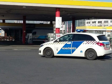 Fegyverrel kirabolt négy benzinkutat az M7-es mellett, majd öngyilkos lett egy férfi