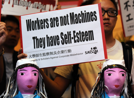 Diákok tiltakoznak a kínai munkások munkakörülményei ellen