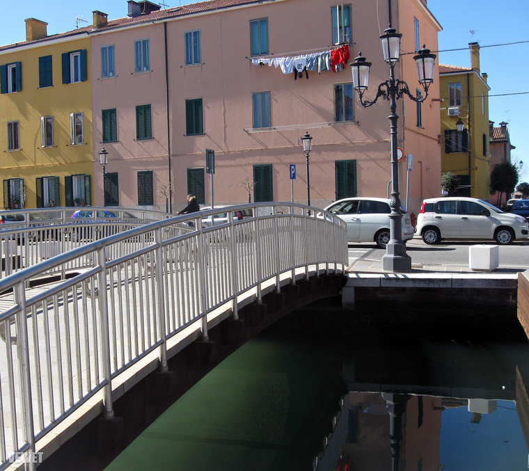 Az utolsó állomásunk egy Chioggia nevű kisváros, ami gyakorlatilag Velence kicsinyített mása, de nincs annyi turista, üzlet.Élhető, olcsó és jellegzetes olasz halászfalu.