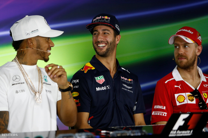 Hamilton, az RBR-es Ricciardo és Vettel csütörtökön, a sajtó előtt