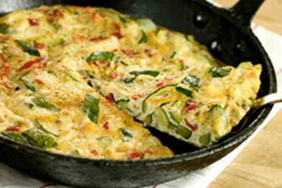 Sokzöldséges, zöldfűszeres omlett 
