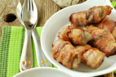 Baconben sült fűszeres csirkemáj