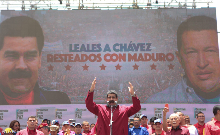 Nicolás Maduro venezuelai elnök egy kormánypárti rendezvényen a fővárosban Caracasban 2016. szeptember 1-jén