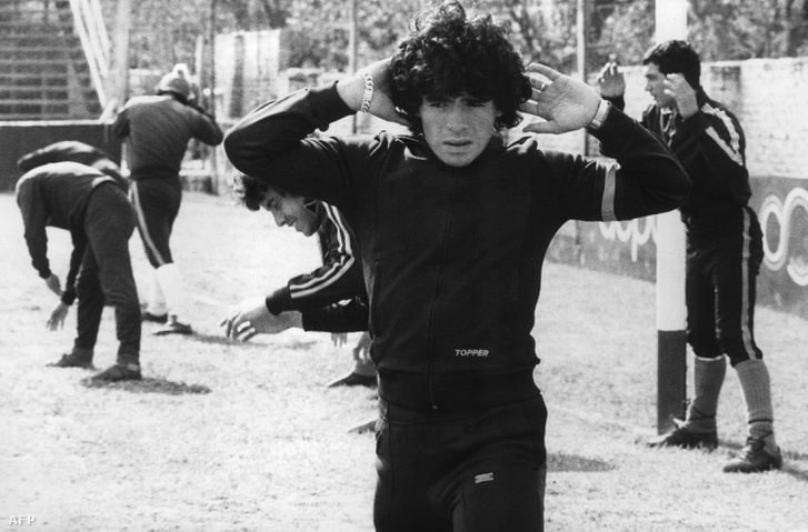 Maradona 1977-ben, edzés közben