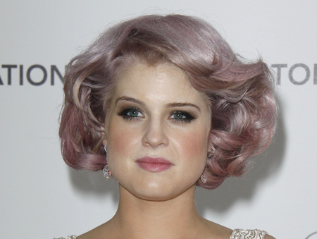 Kelly Osbourne még rózsaszín hajjal