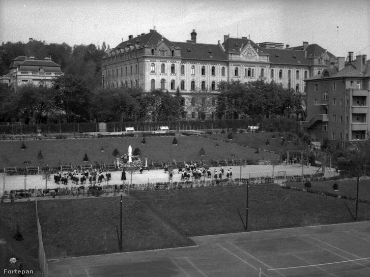 Az Eötvös Collegium Ménesi úti épülete 1940-ben