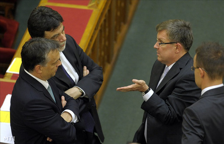 Orbán, Matolcsy és Fellegi július 22-én a parlamentbenFotó: Kovács Attila