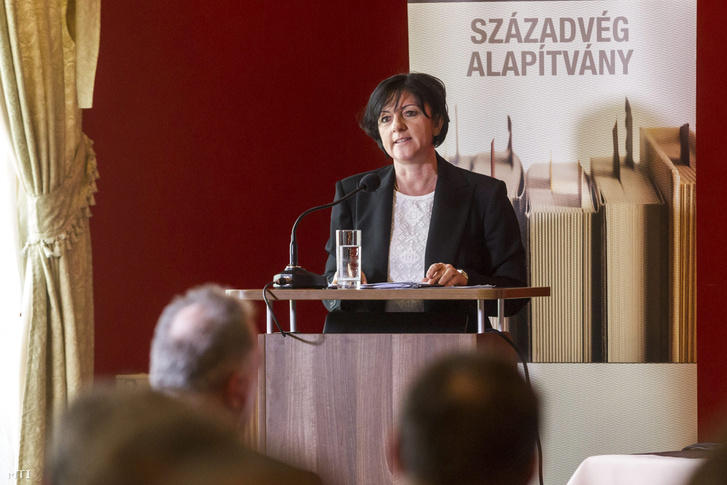 Szemerkényi Réka washingtoni nagykövet a Századvég Alapítvány Public diplomacy - Magyarország új kapcsolati utakon címû konferenciáján a budapesti Károlyi-Csekonics Rezidencián 2015. március 4-én.