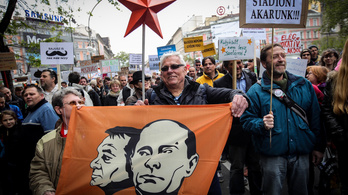 Hadat üzent Brüsszelnek a Kétfarkú Kutya Párt