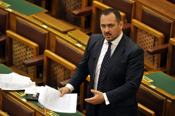 Mengyi Roland (Fidesz) az Országgyűlés gazdasági bizottságának alelnöke (2016.)