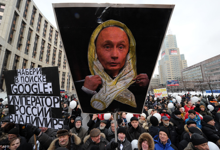 A 2011-es fehér szalagos tüntetések után készült el az orosz civiltörvény.