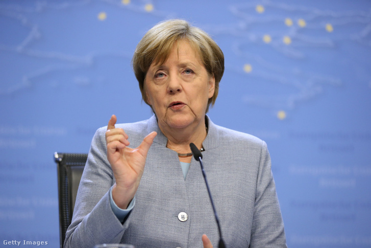 Angela Merkel német kancellár a szombati EU-s Brexit-csúcs utáni sajtótájékoztatón