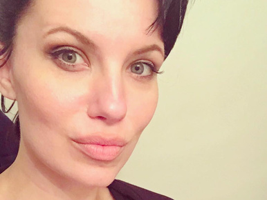 Ez a nő pont úgy néz ki, mint Angelina Jolie - egy brutális éjszaka után