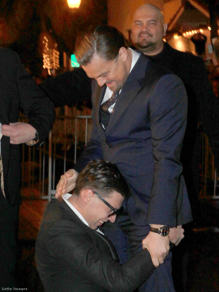 A 2014-es Santa Barbara Nemzetközi Filmfesztiválon az ukrán troll Leonardo DiCaprio elé is letérdelt, és áldozott az Oscar-díjas színész nagysága előtt