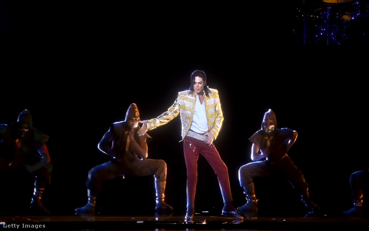 Michael Jackson is fellépett a 2014-es díjátadón - igaz, egészen bizarr módon: hologramként.