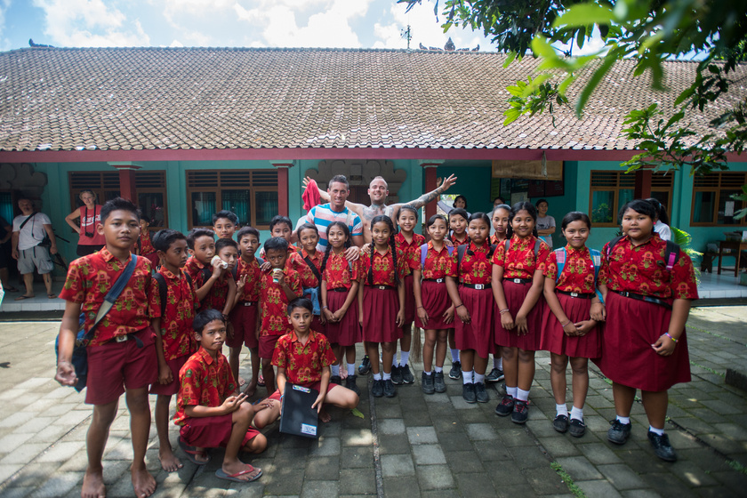 Tamás és Csaba egy indonéz iskolába látogatott.
