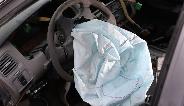 2001-Honda-Accord-deployed-airbag