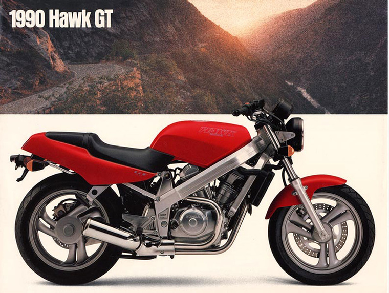 Honda NT650 Hawk GT
                        Az unalomig ismert, és mostanában aprópénzért dobált NTV650 Revere csodafinom változatáról van szó