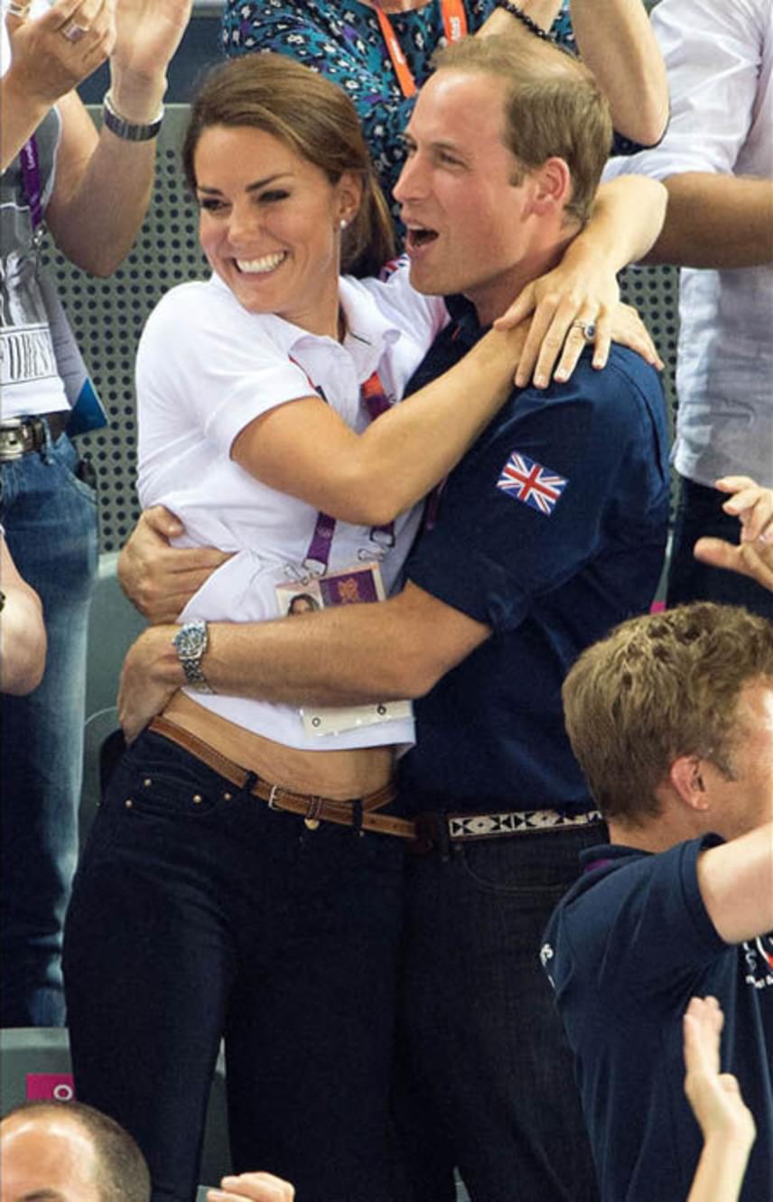 	A 2012-es londoni olimpián kattintott képen igazán emberi a hercegi pár. Azt nem tudjuk, gondolhattak-e arra, hogy fotó készül róluk, mindenesetre ez a kép többet mond bármilyen nyilatkozatnál.	 
