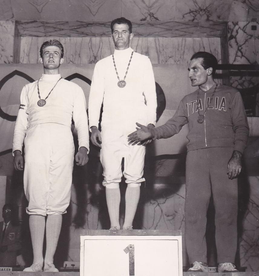 
                        	Kárpáti Rudolf vívó szintén hatszoros olimpiai bajnok volt, aki négy olimpián hat aranyat szerzett: 1948-ban Londonban, 1952-ben Helsinkiben csapatban, 1956-ban Melbourne-ben és 1960-ban Rómában mind csapatban, mind egyéniben.