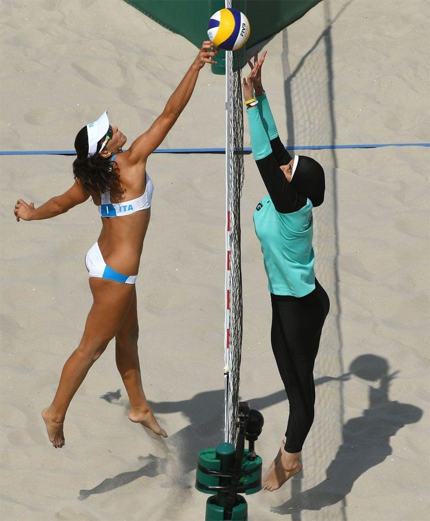 	2016-ban a riói olimpia során két kultúra kontrasztos találkozásának lehettünk tanúi, amikor az egyiptomi strandröplabdacsapat európai kihívói ellen játszott.