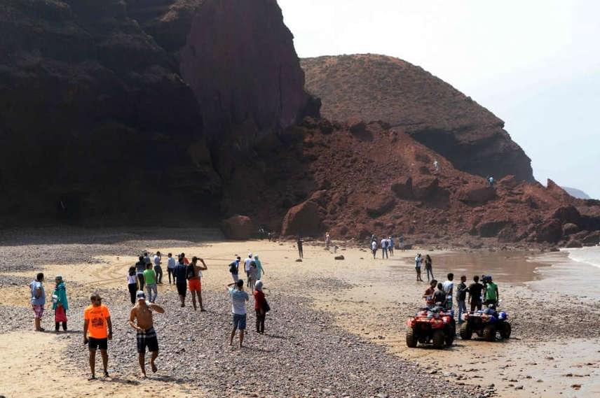 
                        	Az Agadir városától délre bekövetkező katasztrófában a természet megint megmutatta elsöprő erejét, az erózió által keletkezett természeti csoda így végleg a hullámverés áldozatává vált. Ez óriási és kompenzálhatatlan törést jelenthet az egyébként is csökkenő népszerűségű Marokkó idegenforgalmában.