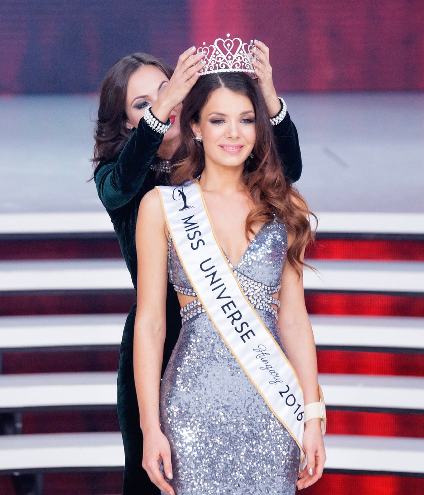 	November 20-án a 24 éves Bódizs Veronika lett a Miss Universe Hungary cím birtokosa. A közönségdíjat is ő vehette át, vagyis a nézők őt választották a legszebb lánynak. Még több fotó itt »