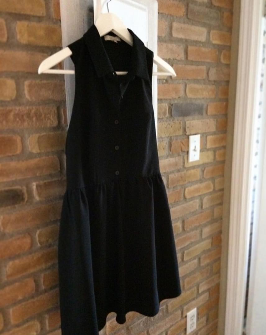 
                        	Íme, a sokoldalú, de egyszerű kis fekete, amit Megan 30 napon keresztül viselt.