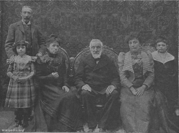 Az idős Juan fernando Czetz családja körében