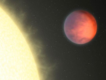 Fantáziarajz az υ Andromedae jelű csillagról és kötött keringésű kísérőjéről. Ez utóbbi légkörének legforróbb része nem a csillag irányában van, hanem attól mintegy 80 foknyira eltolódva. [NASA/JPL-Caltech/R. Hurt (SSC)]