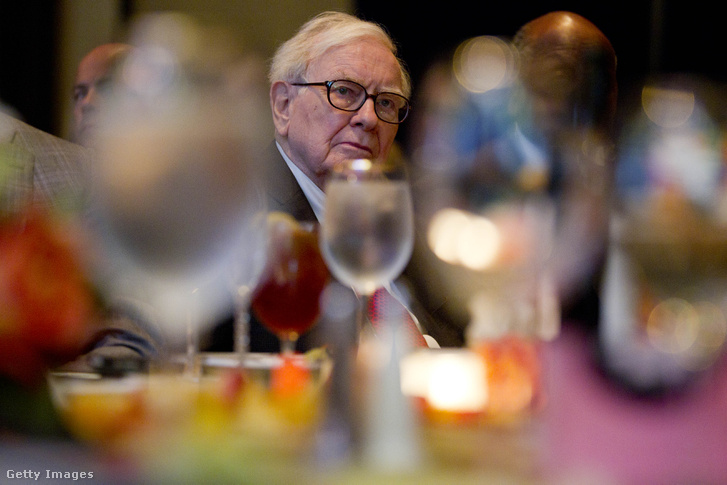Warren Buffet egy öt évvel ezelőtti vacsorával összekötött eseményen