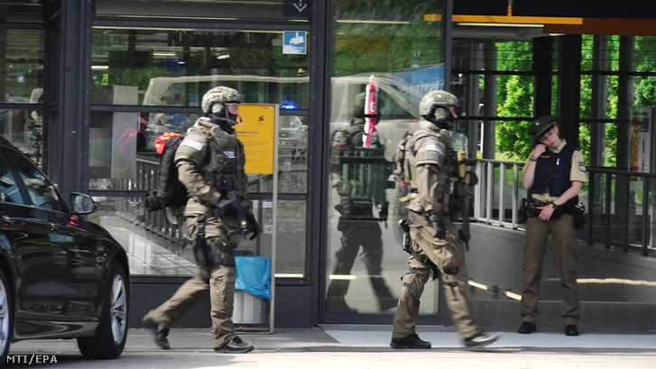 A német rendőrség különleges egységei is kivonultak a helyszínre.