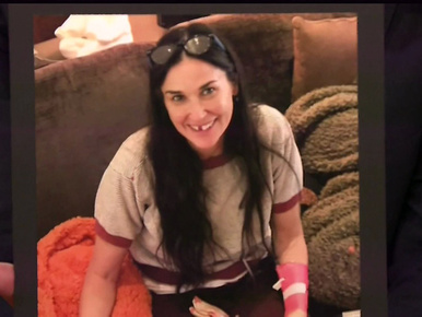 Demi Moore fogatlan mosolya erősen nap képe-gyanús