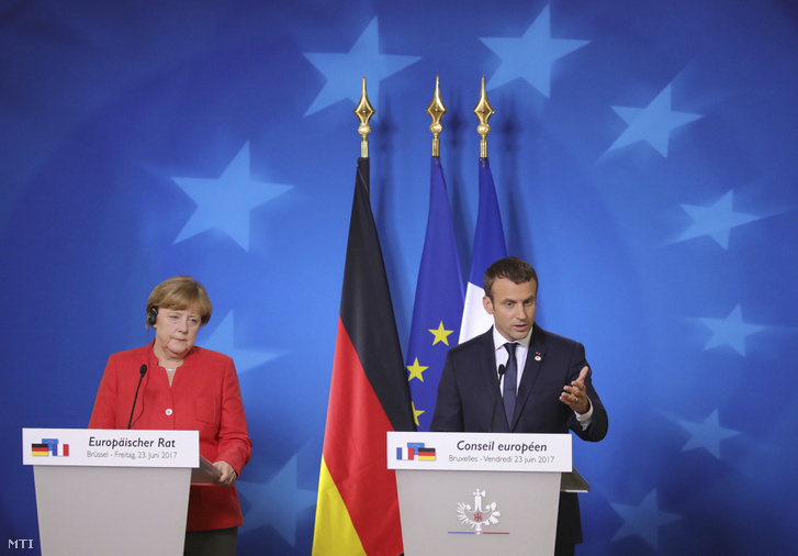 Merkel és Macron sajtótájékoztatója Brüsszelben.