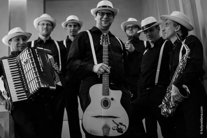 Swing á la Django